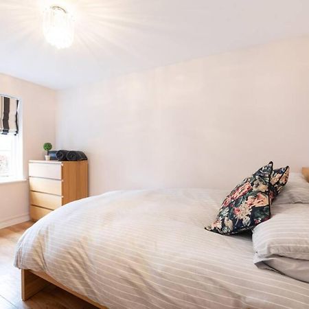 Burlington Place, Shrewsbury. 2 Bedroom, Private Parking, 5 Minutes From Town מראה חיצוני תמונה