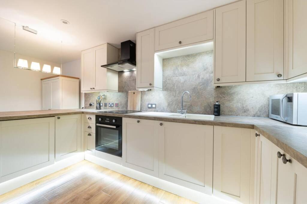 Burlington Place, Shrewsbury. 2 Bedroom, Private Parking, 5 Minutes From Town מראה חיצוני תמונה