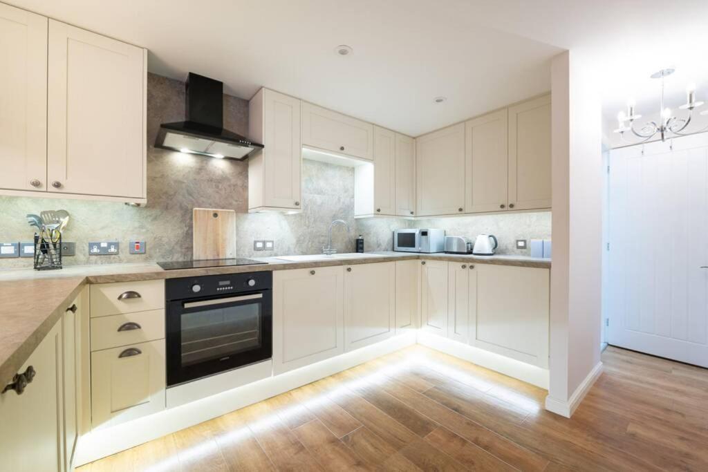 Burlington Place, Shrewsbury. 2 Bedroom, Private Parking, 5 Minutes From Town מראה חיצוני תמונה